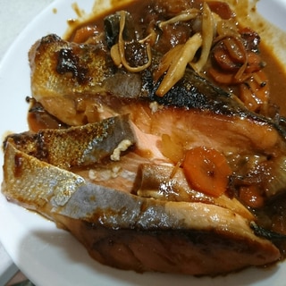 鮭と野菜ときのこの味噌蒸し焼き